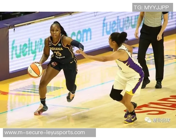 风暴与自由人精彩对决直播全程回顾与精彩瞬间分享