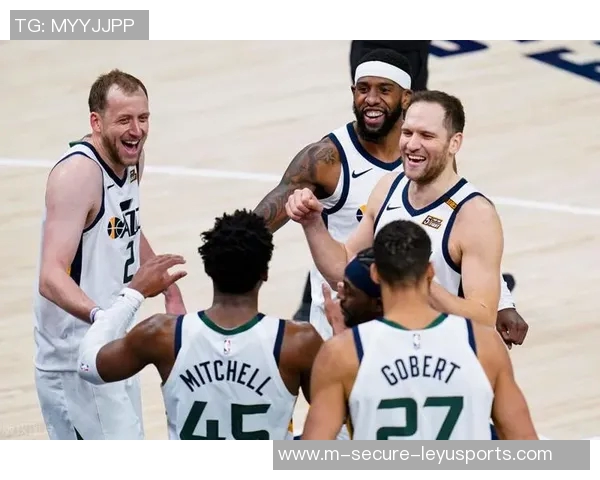 黄蜂队与爵士队历史交锋回顾及球队发展历程分析